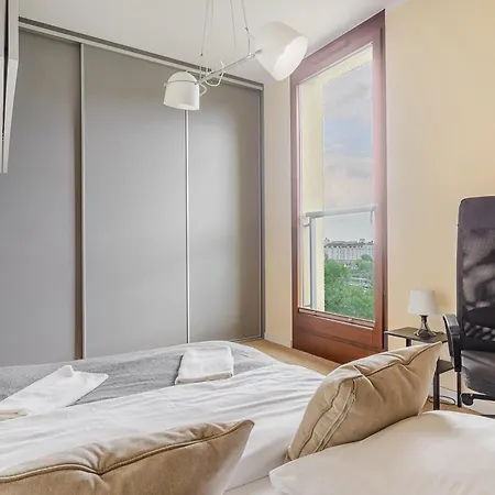 Kolejowa 45a P&o Corporate *