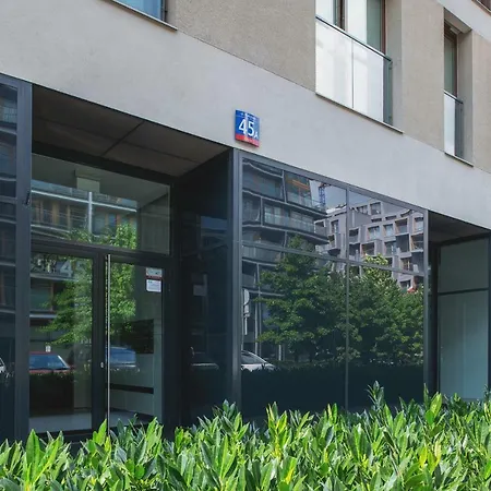 Kolejowa 45a P&o Corporate Apartmán